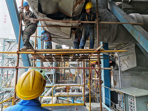 1595463937482029.jpeg 趕進度提前搭架子.jpg