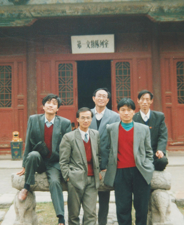 008 前排左一團委書記高丙杰、前排右一組織干事王小龍，后排中黨辦主任馮振宇 右一宣傳部長王衛民 (71).jpg