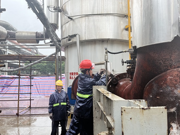 1683363239461505.jpeg 擰閥門.jpg