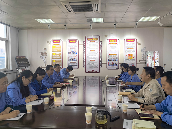 5月23日，法審、實(shí)業(yè)黨支部結(jié)對(duì)開展“學(xué)思鑄魂 共促共建”主題黨日活動(dòng) (2).jpg