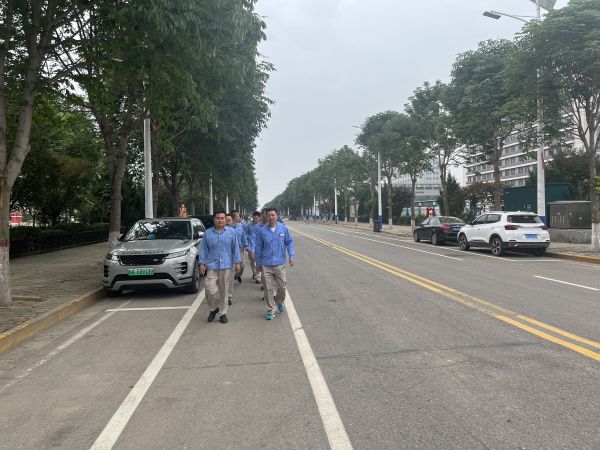 1689243353804525.jpeg 列隊(duì)前行,響應(yīng)低碳日.jpg