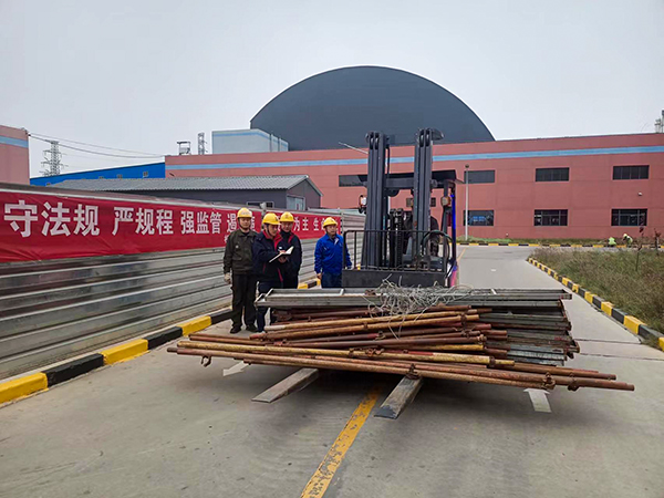 2023年11月14日彬州運銷市場分部組織對廠內特種車輛安全進行檢查 - 副本.jpg