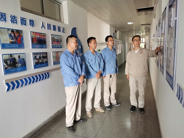 5月，計控電儀部組織委員譚珩給黨員講課 (1).jpg