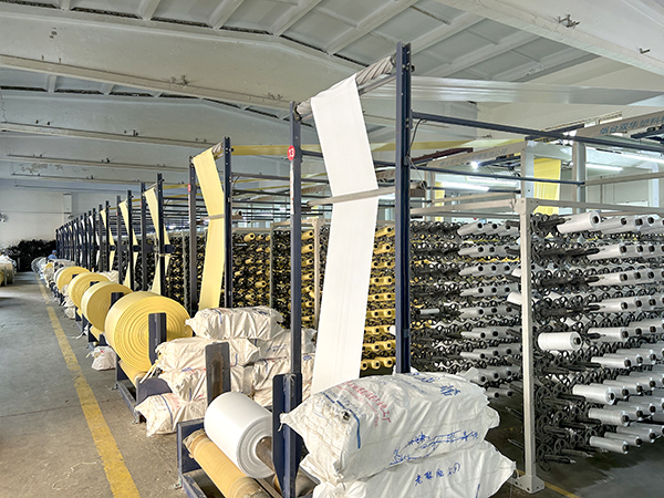 圓織車間為外銷生產布卷.jpg
