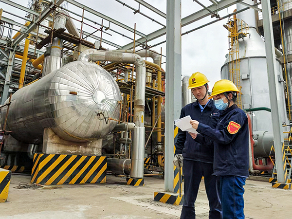 現場負責人講解情況   副圖   600.jpg