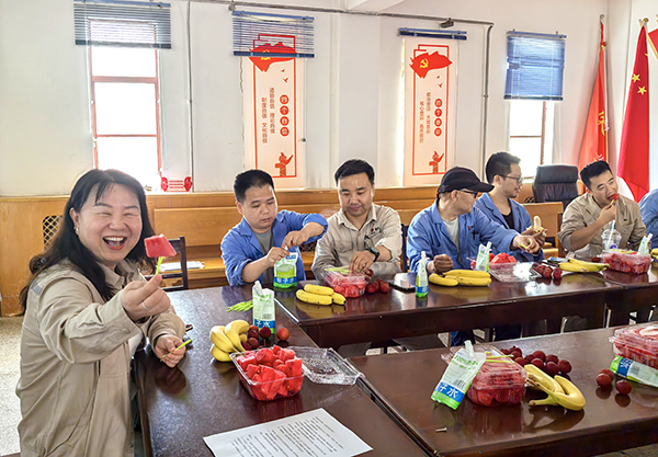 161752626568125750.jpg 物料分會第二季度生日會照片 7月11日、物料車間會議室.jpg