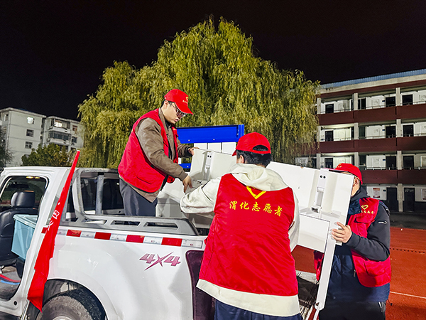 2025年11月8日渭化集團“安康杯”足球賽決賽-搬運物資.jpg